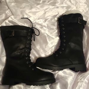 Combat boots